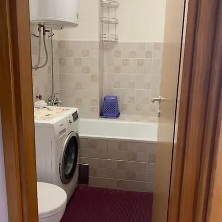 Atraktivan Stan U Blizini Centra Apartment *