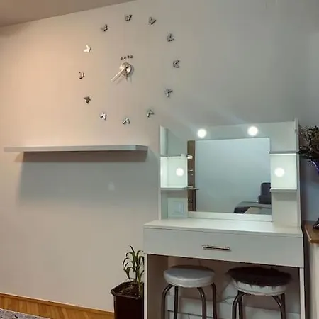 Atraktivan Stan U Blizini Centra Apartment *